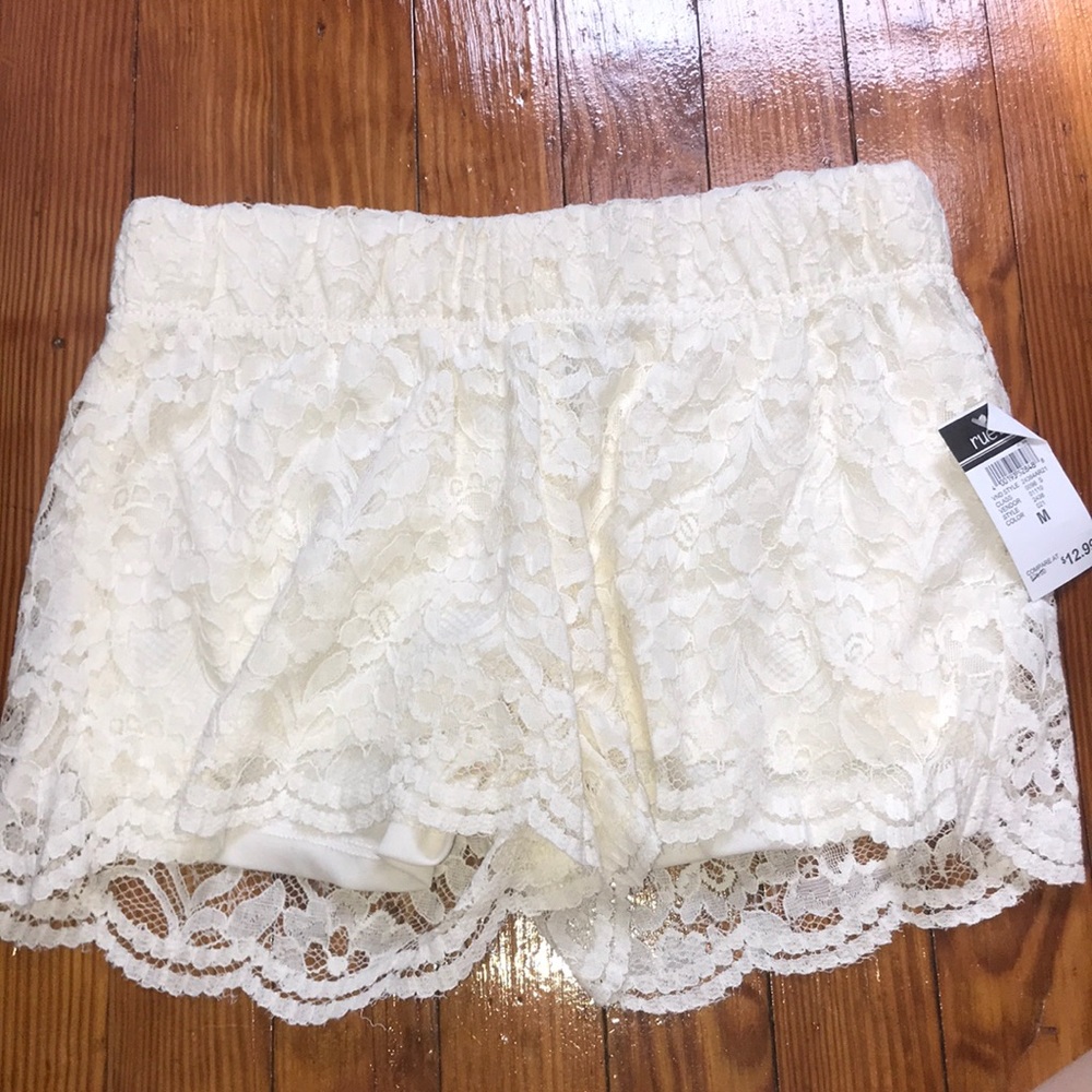 lace flowy shorts